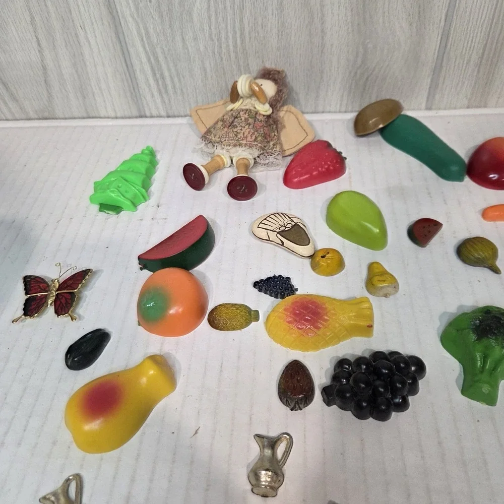 Vtg Lot 35 Kitsch Plastic Fruit Veggie Refrigerator Fridge Magnets Anthro